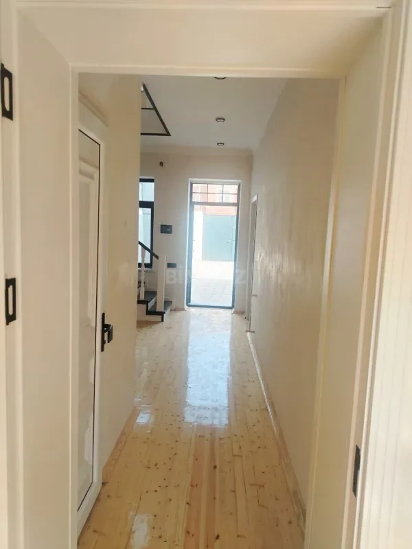 Satılır 4 otaqlı həyət evi 160 m²