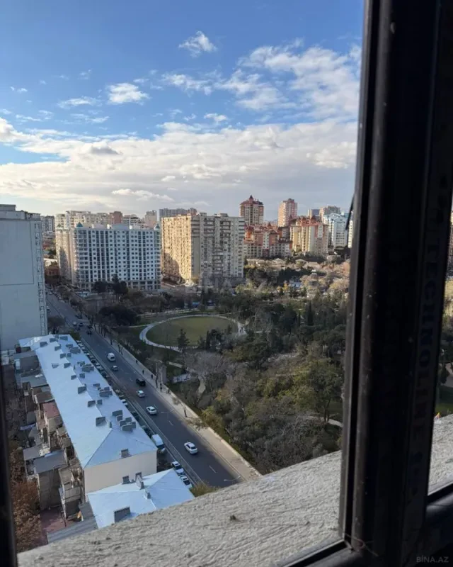 Satılır 3 otaqlı mənzil 160 m²