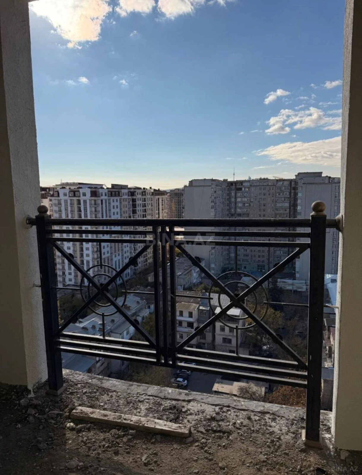 Satılır 3 otaqlı mənzil 160 m²