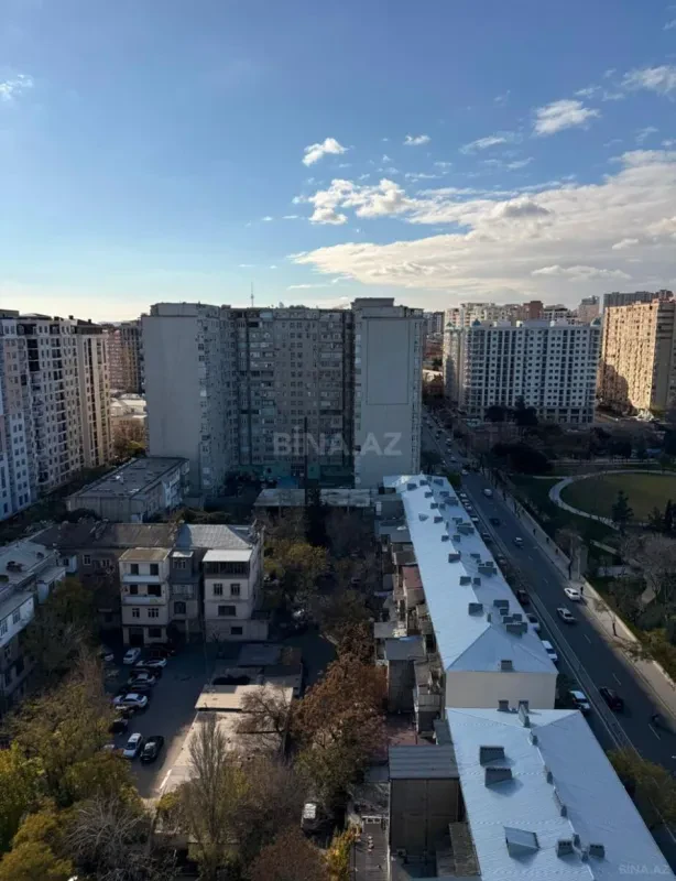 Satılır 3 otaqlı mənzil 160 m²
