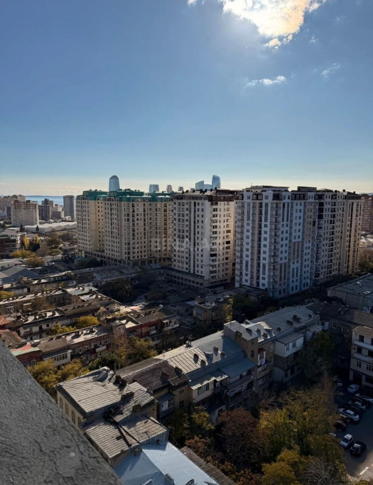 Satılır 3 otaqlı mənzil 160 m²