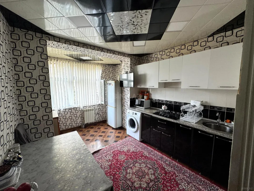 Satılır 4 otaqlı mənzil 100 m²