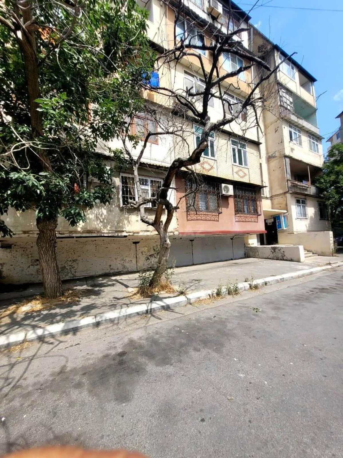 Satılır 4 otaqlı mənzil 100 m²