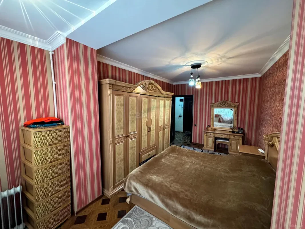 Satılır 4 otaqlı mənzil 100 m²