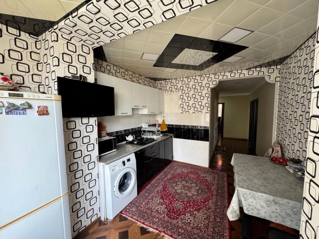 Satılır 4 otaqlı mənzil 100 m²