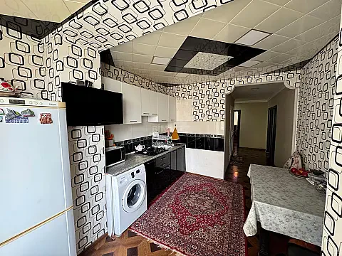 Satılır 4 otaqlı mənzil 100 m²