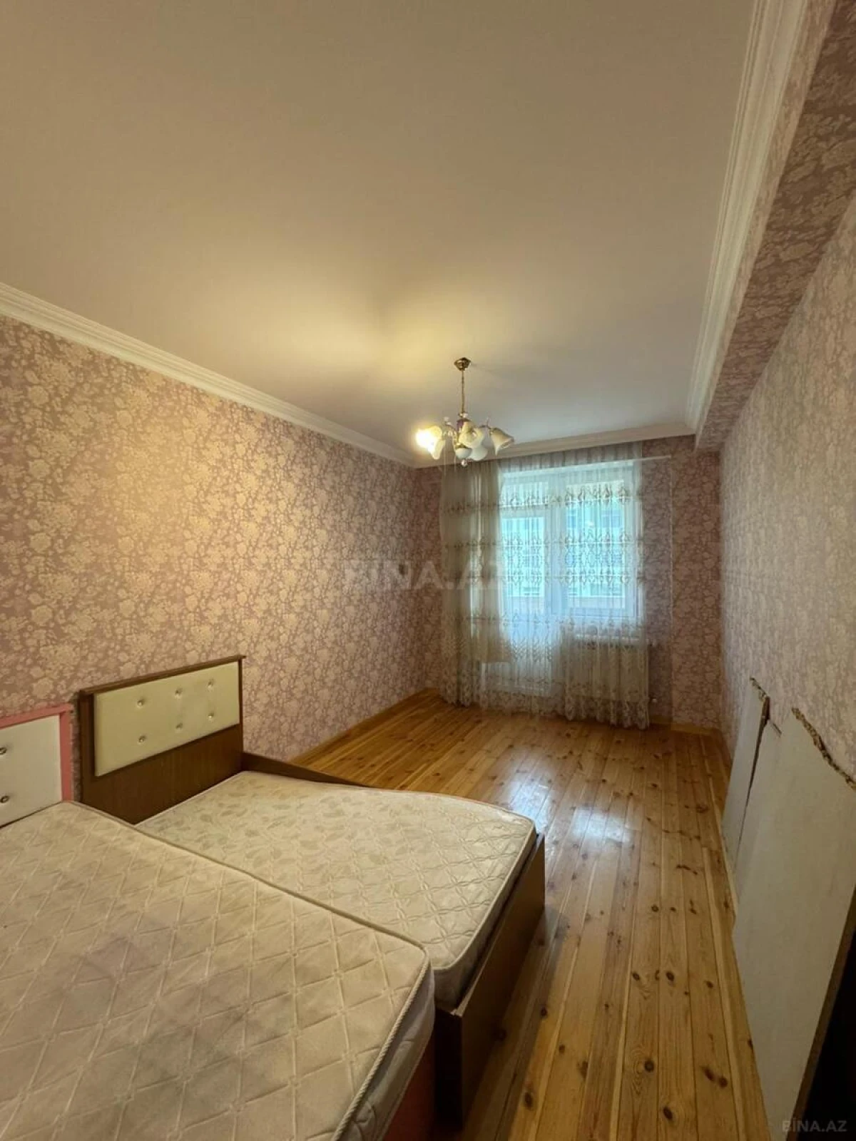 Satılır 3 otaqlı mənzil 115 m²