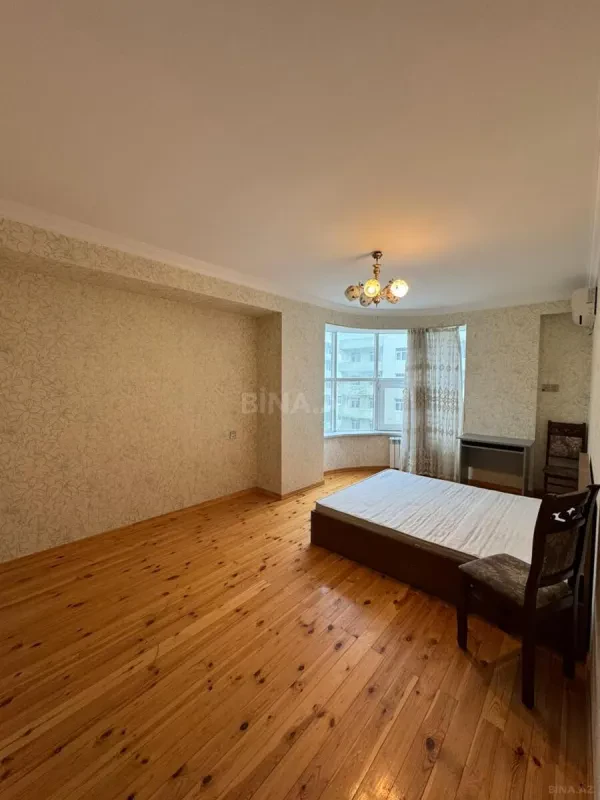 Satılır 3 otaqlı mənzil 115 m²
