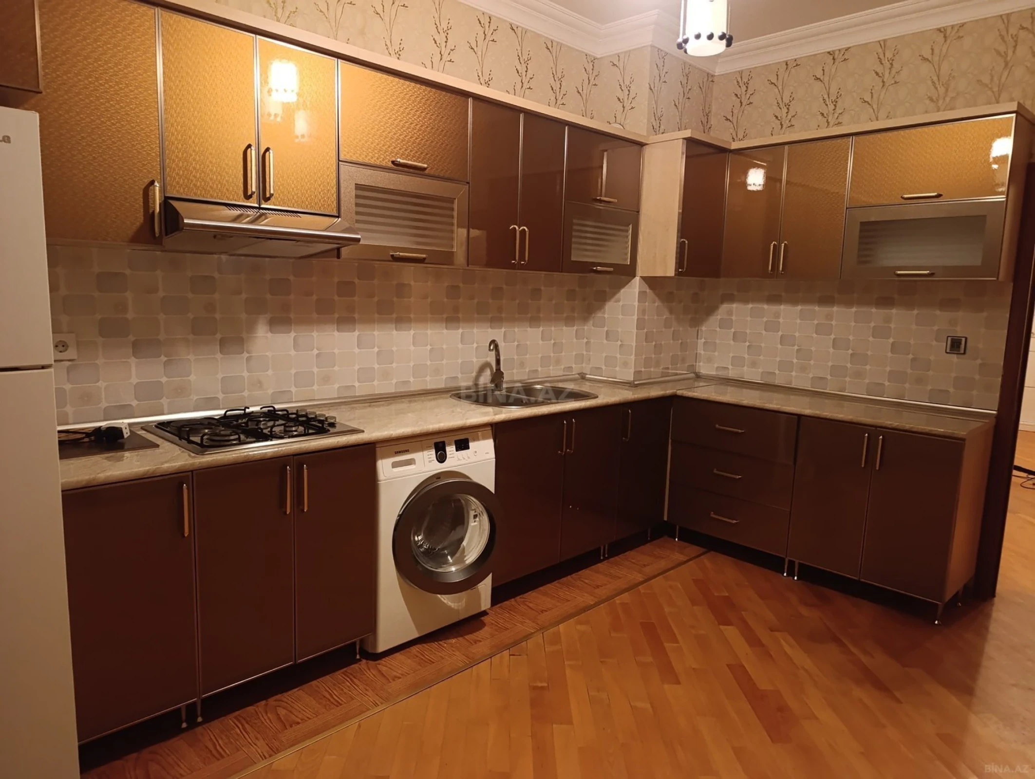 Kirayə verilir 2 otaqlı mənzil 98.8 m²
