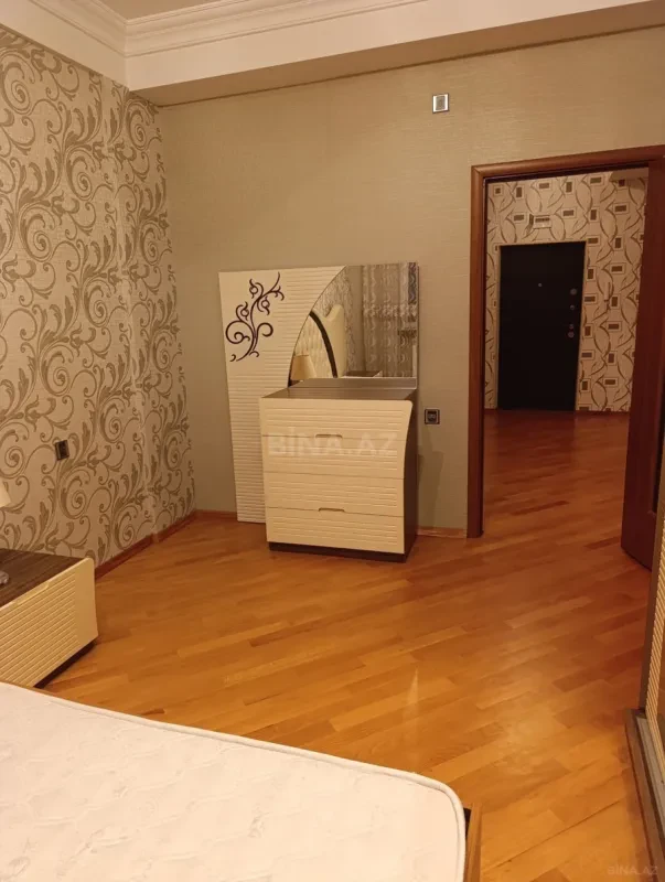 Kirayə verilir 2 otaqlı mənzil 98.8 m²