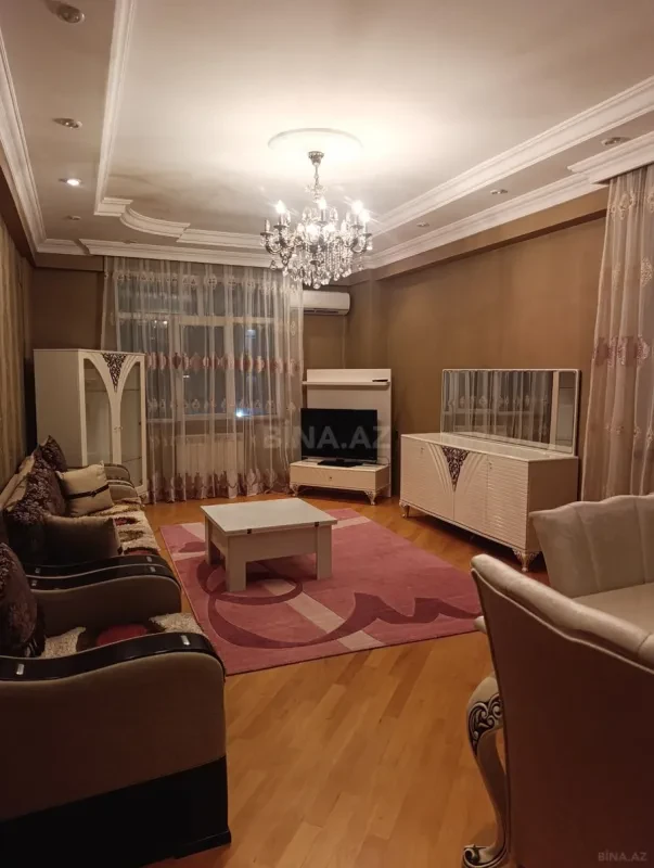Kirayə verilir 2 otaqlı mənzil 98.8 m²