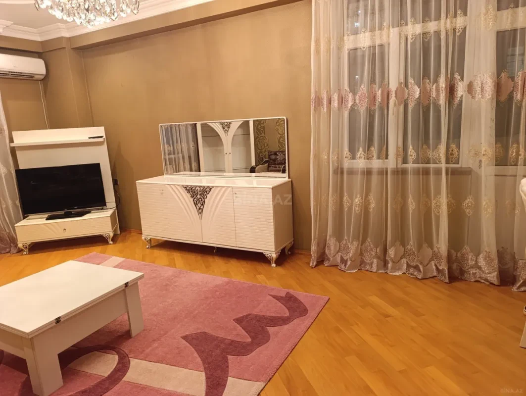 Kirayə verilir 2 otaqlı mənzil 98.8 m²