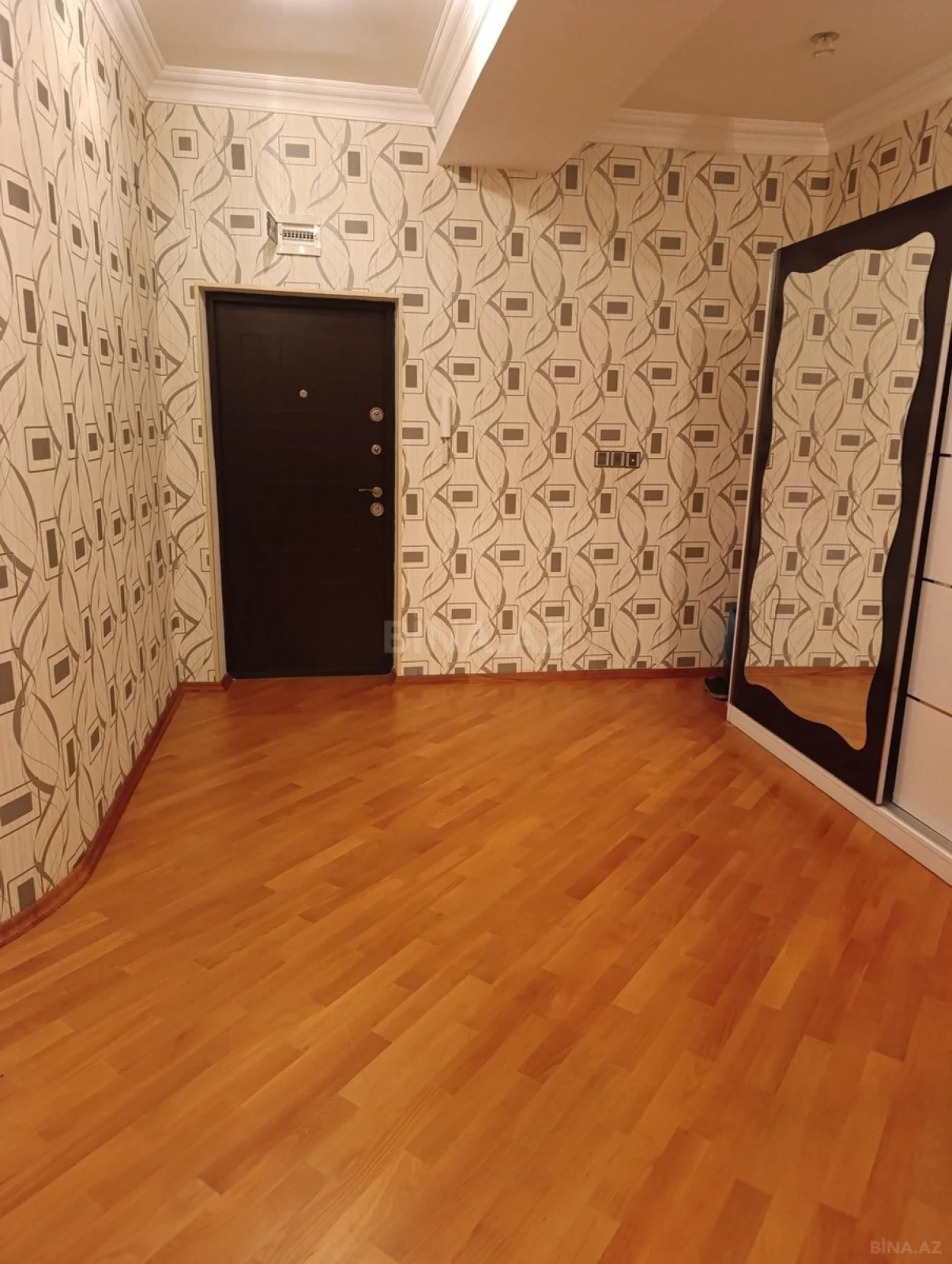 Kirayə verilir 2 otaqlı mənzil 98.8 m²
