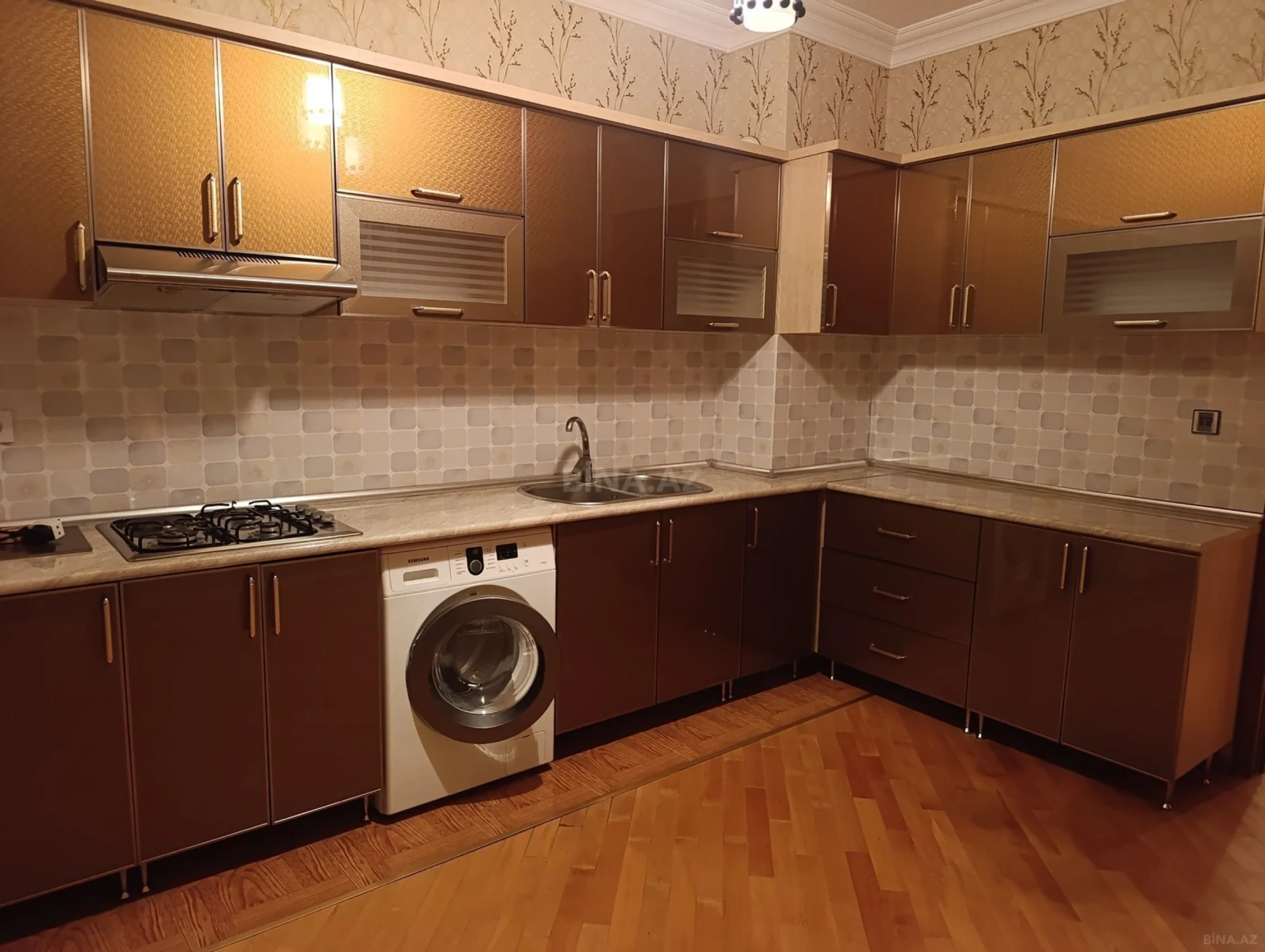 Kirayə verilir 2 otaqlı mənzil 98.8 m²