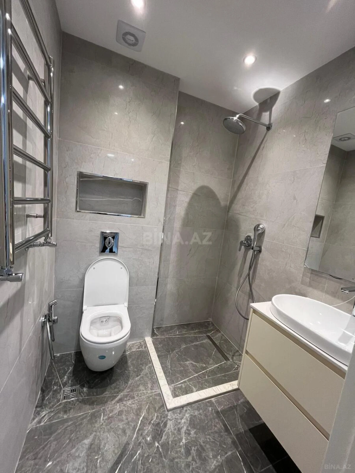 Kirayə verilir 3 otaqlı mənzil 80 m²