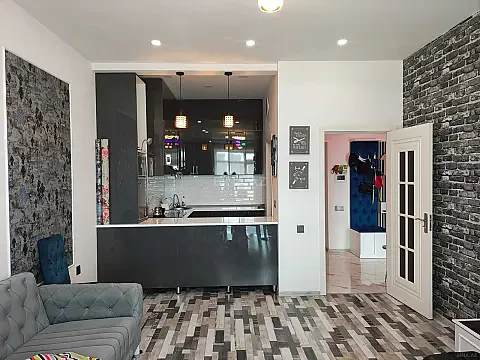 Kirayə verilir 2 otaqlı mənzil 65 m²