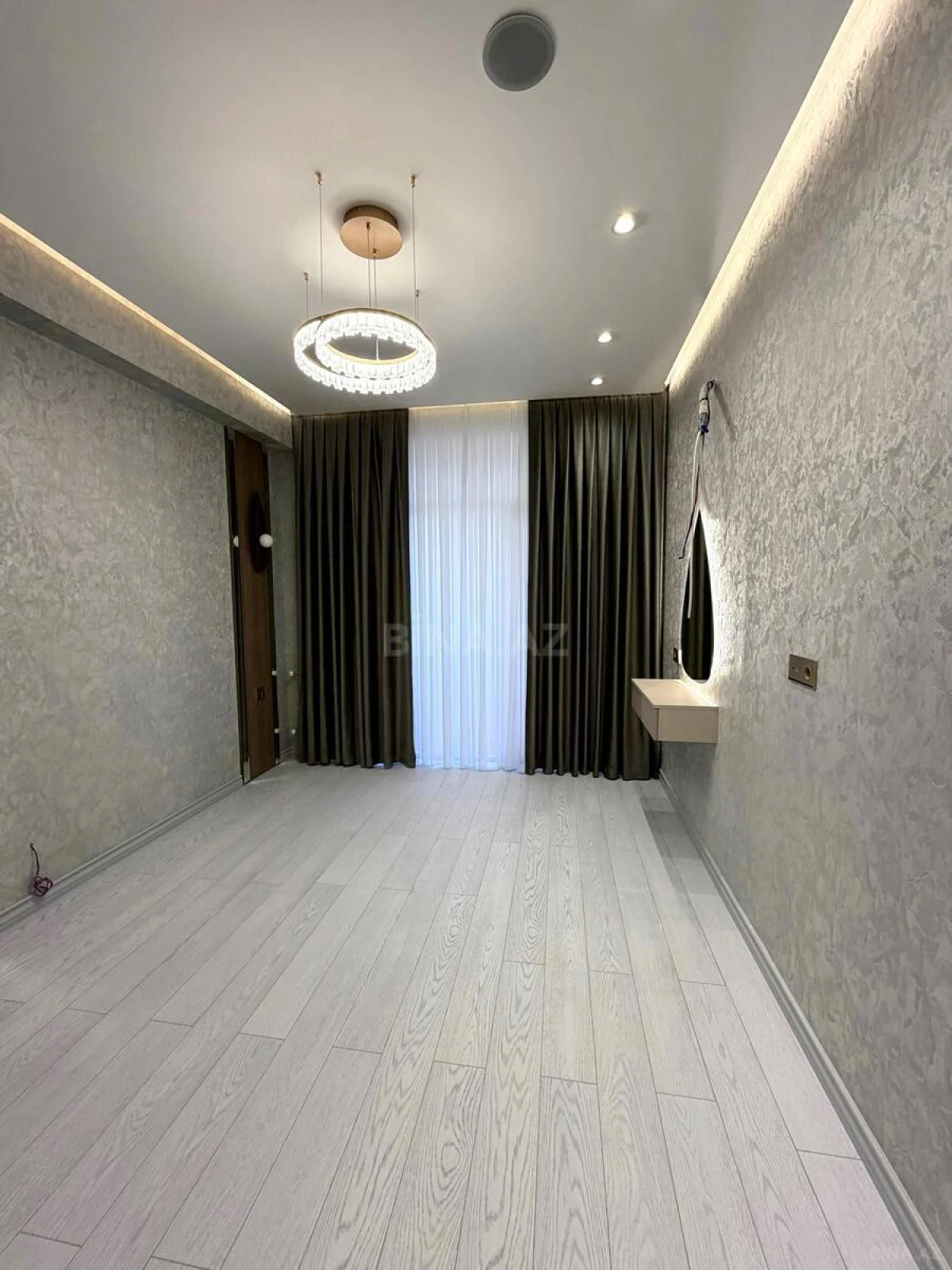 Satılır 2 otaqlı mənzil 54 m²