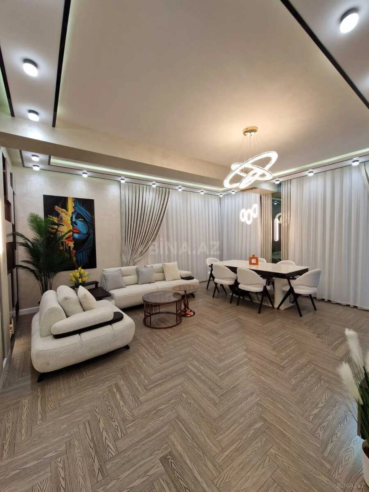 Satılır 3 otaqlı mənzil 140 m²