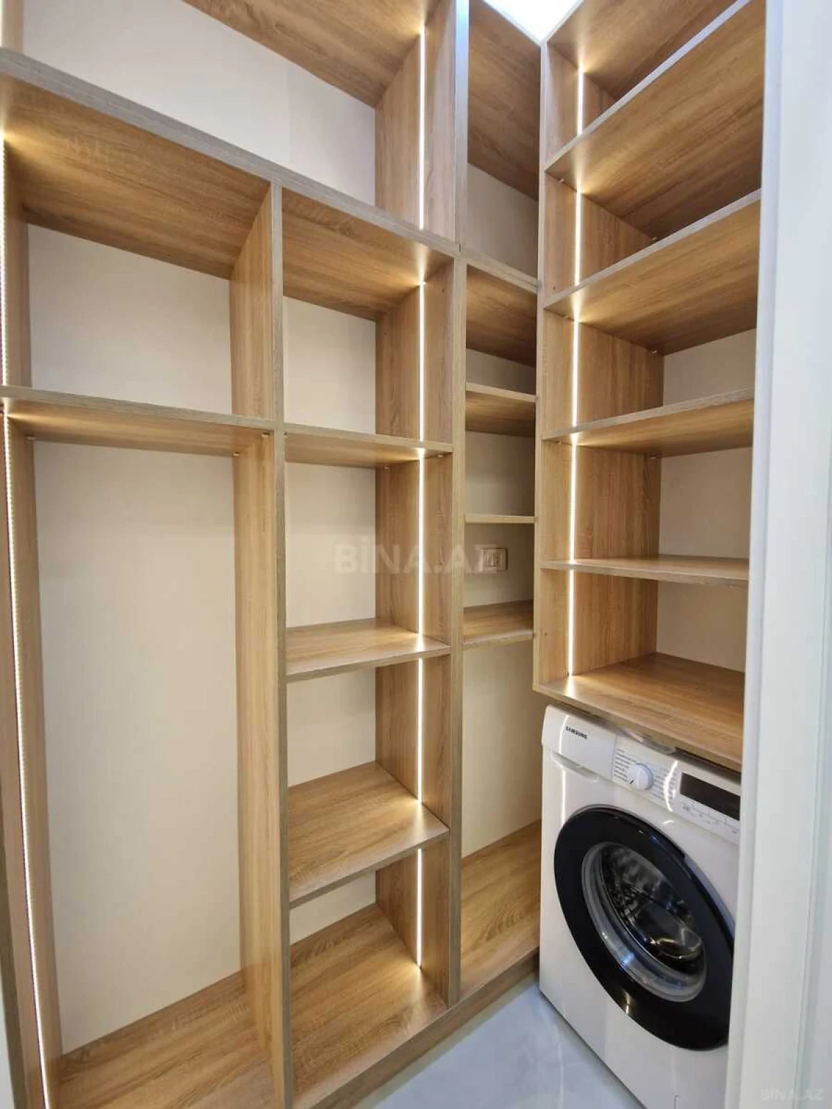 Satılır 3 otaqlı mənzil 140 m²
