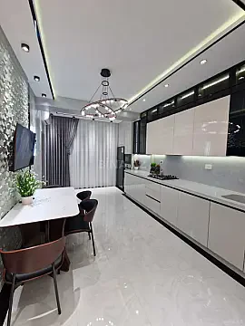 Satılır 3 otaqlı mənzil 140 m²