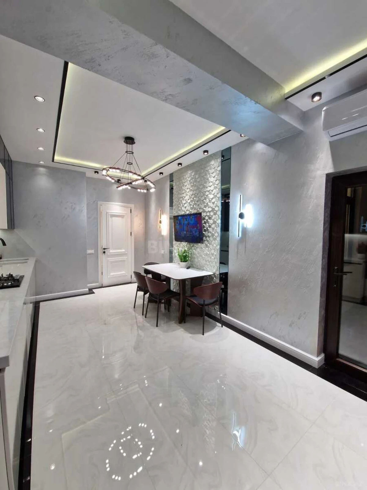 Satılır 3 otaqlı mənzil 140 m²
