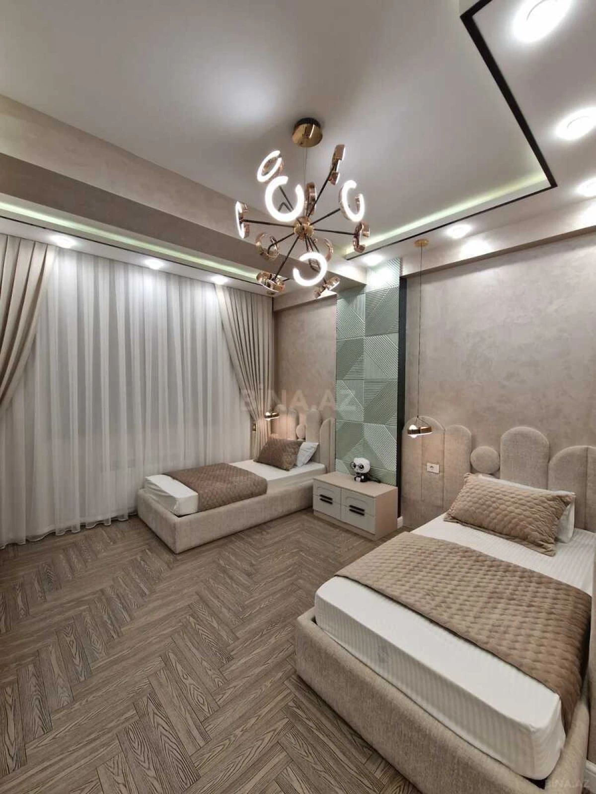 Satılır 3 otaqlı mənzil 140 m²