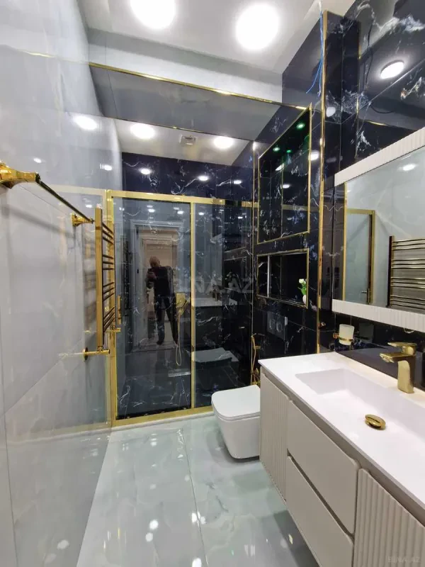 Satılır 3 otaqlı mənzil 140 m²
