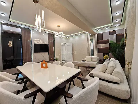 Satılır 3 otaqlı mənzil 140 m²