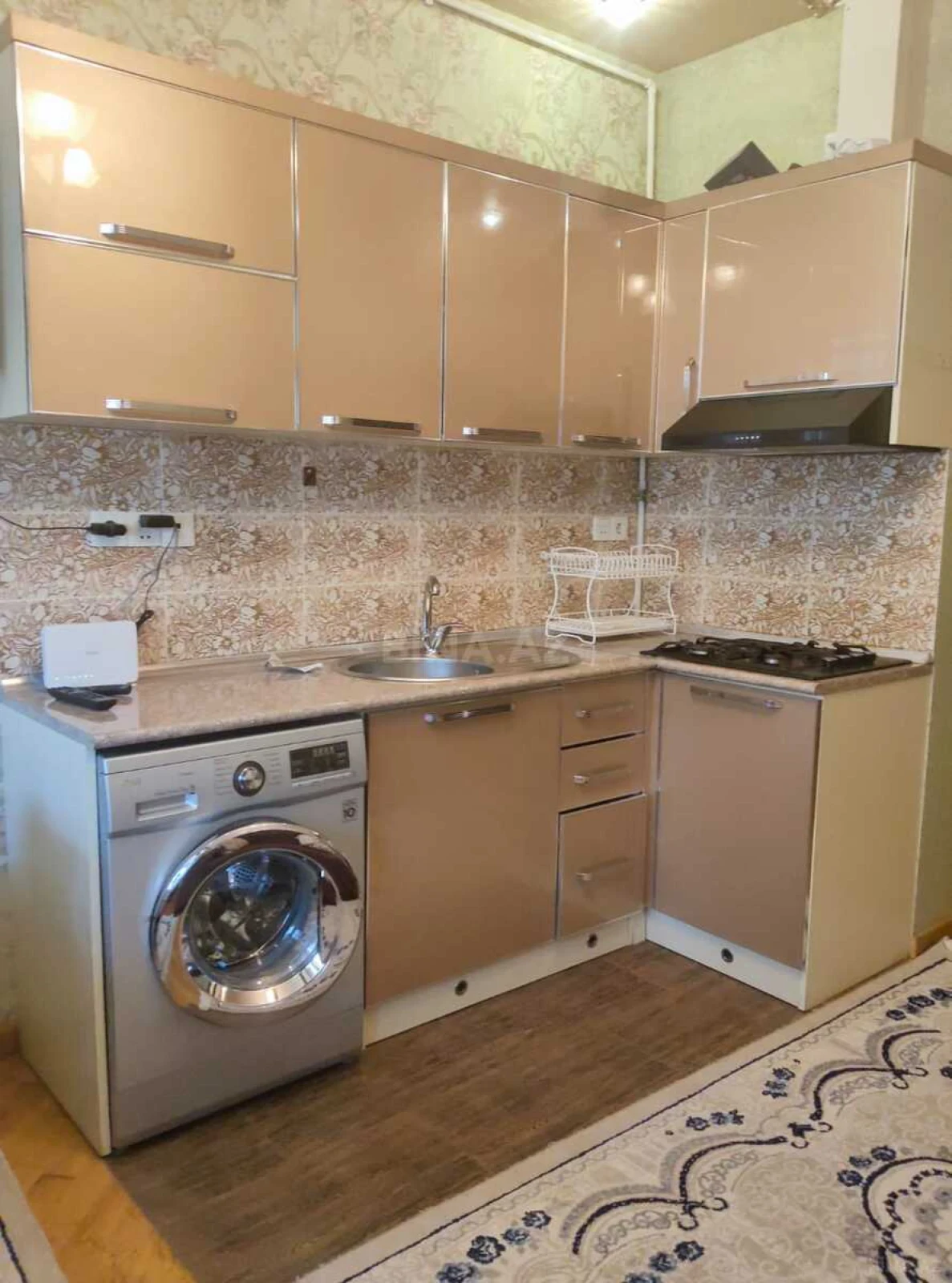 Kirayə verilir 2 otaqlı mənzil 90 m²