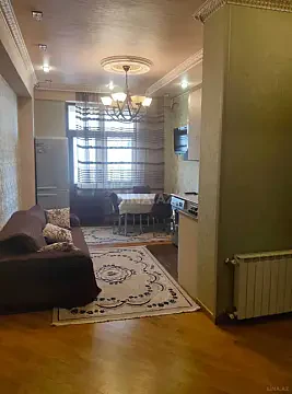 Kirayə verilir 2 otaqlı mənzil 90 m²