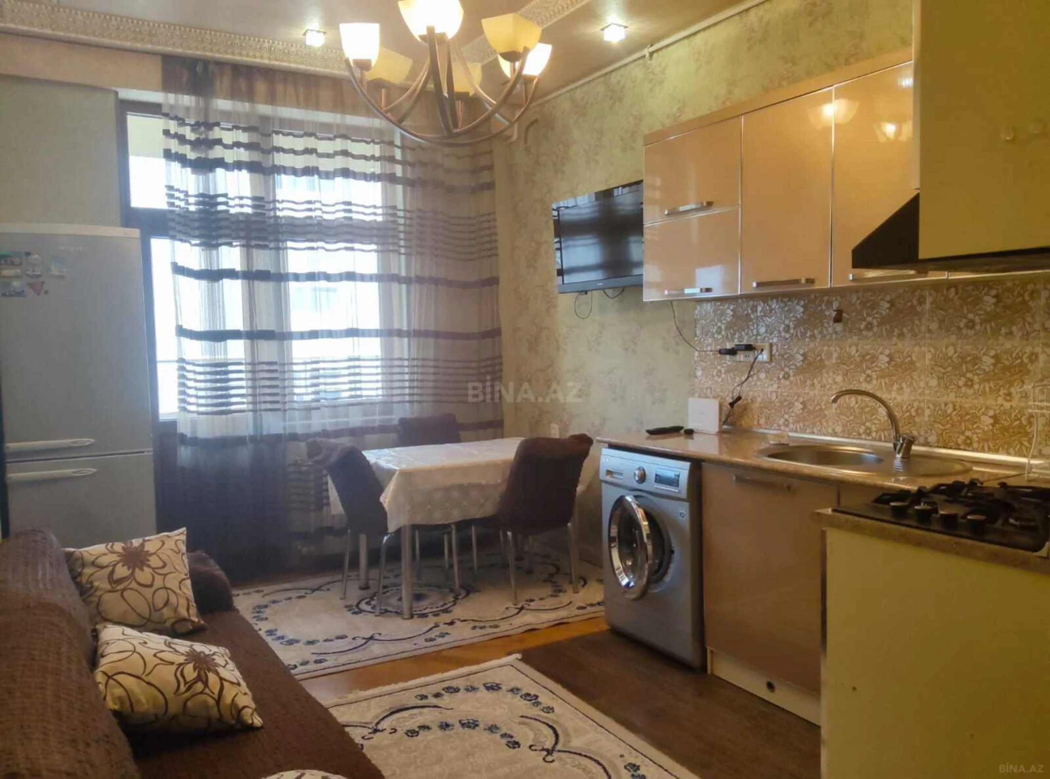 Kirayə verilir 2 otaqlı mənzil 90 m²