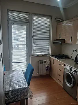 Kirayə verilir 2 otaqlı mənzil 50 m²