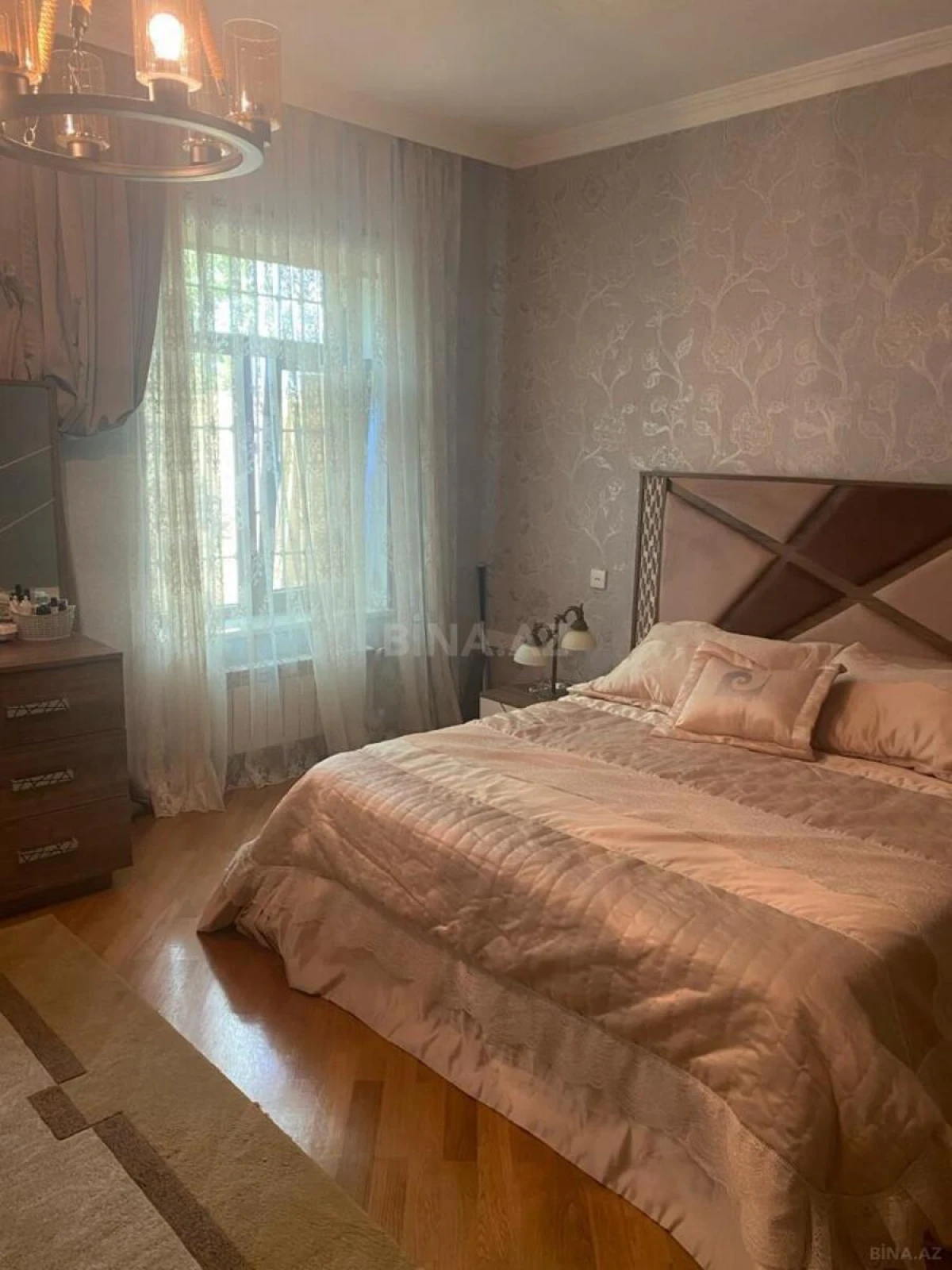 Kirayə verilir 7 otaqlı həyət evi 450 m²