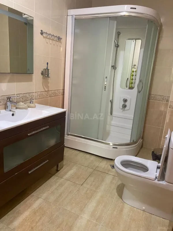 Kirayə verilir 7 otaqlı həyət evi 450 m²