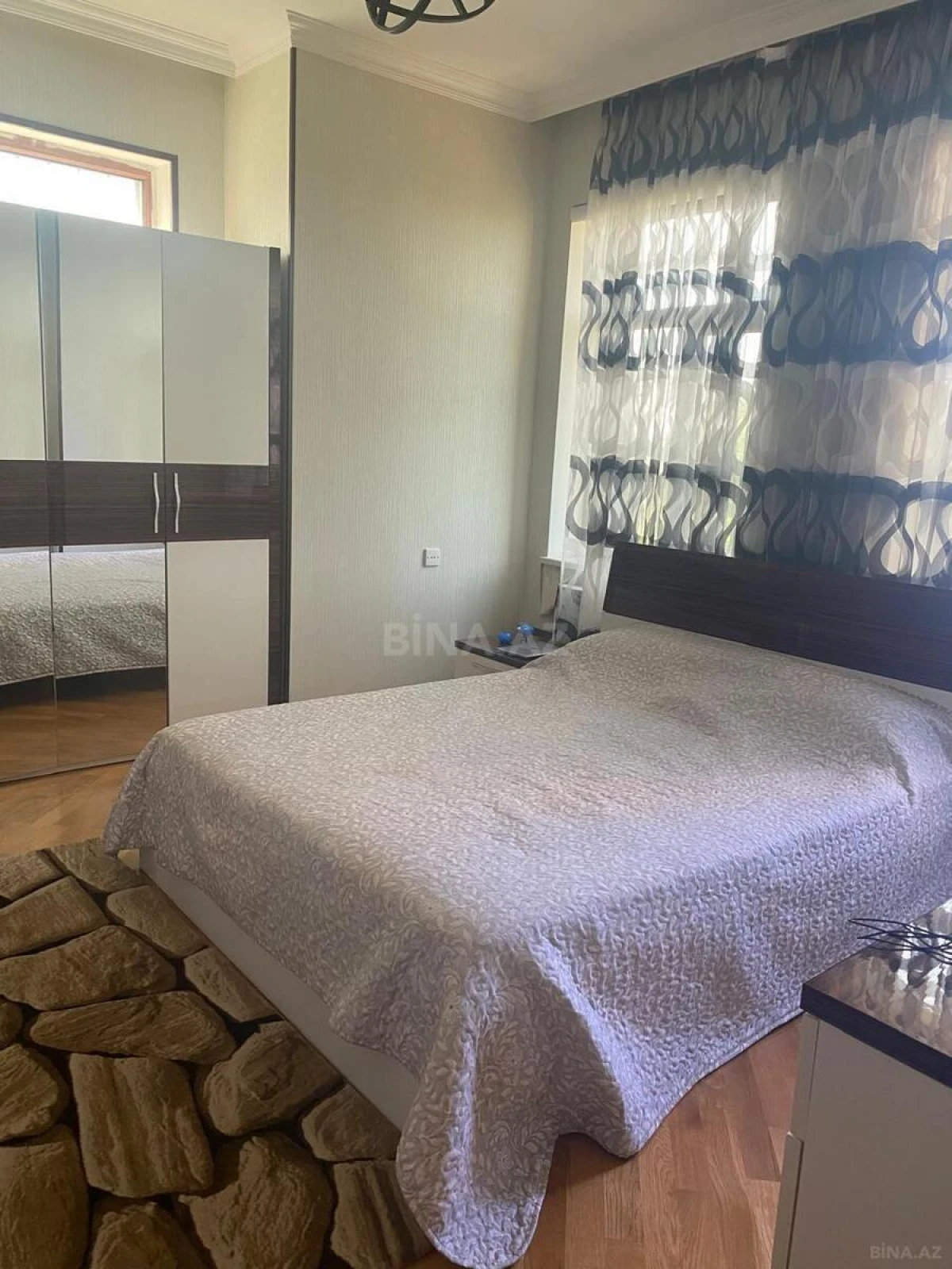 Kirayə verilir 7 otaqlı həyət evi 450 m²