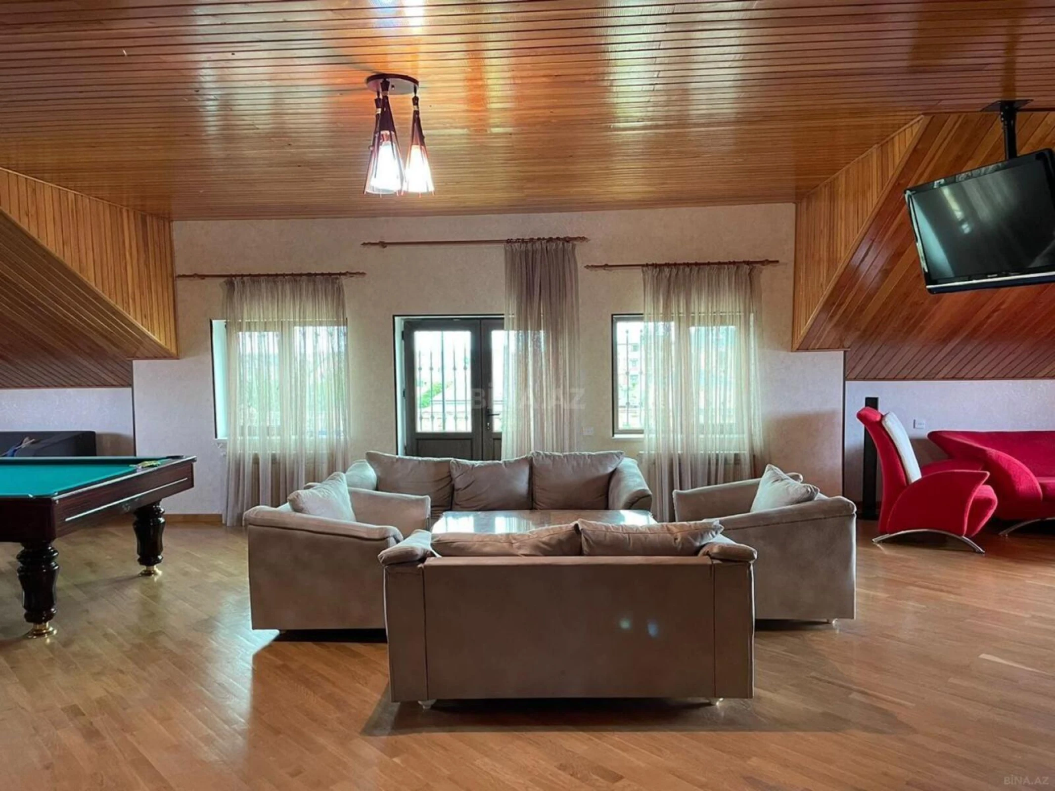 Kirayə verilir 7 otaqlı həyət evi 450 m²