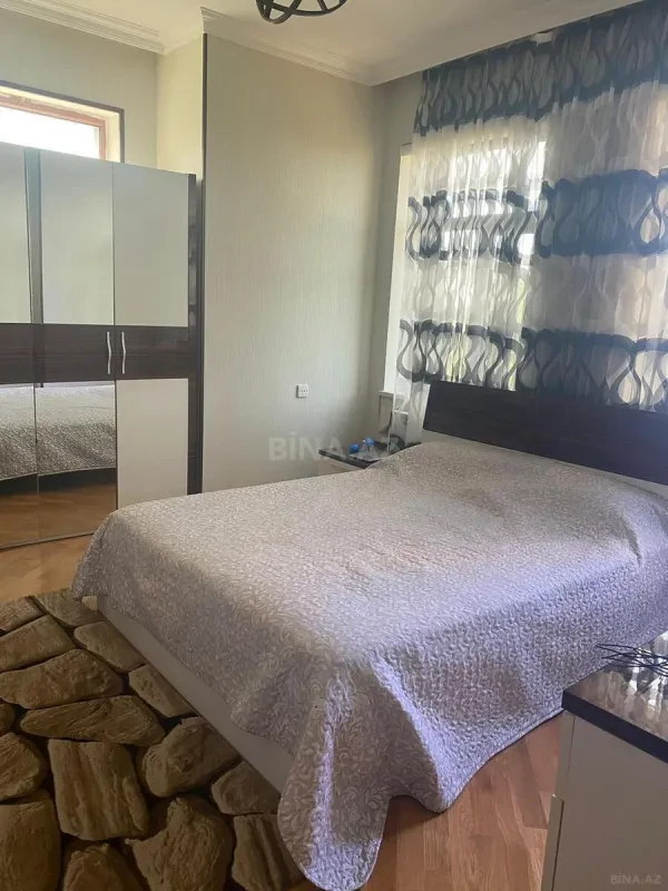 Kirayə verilir 7 otaqlı həyət evi 450 m²