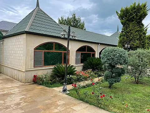 Kirayə verilir 7 otaqlı həyət evi 450 m²