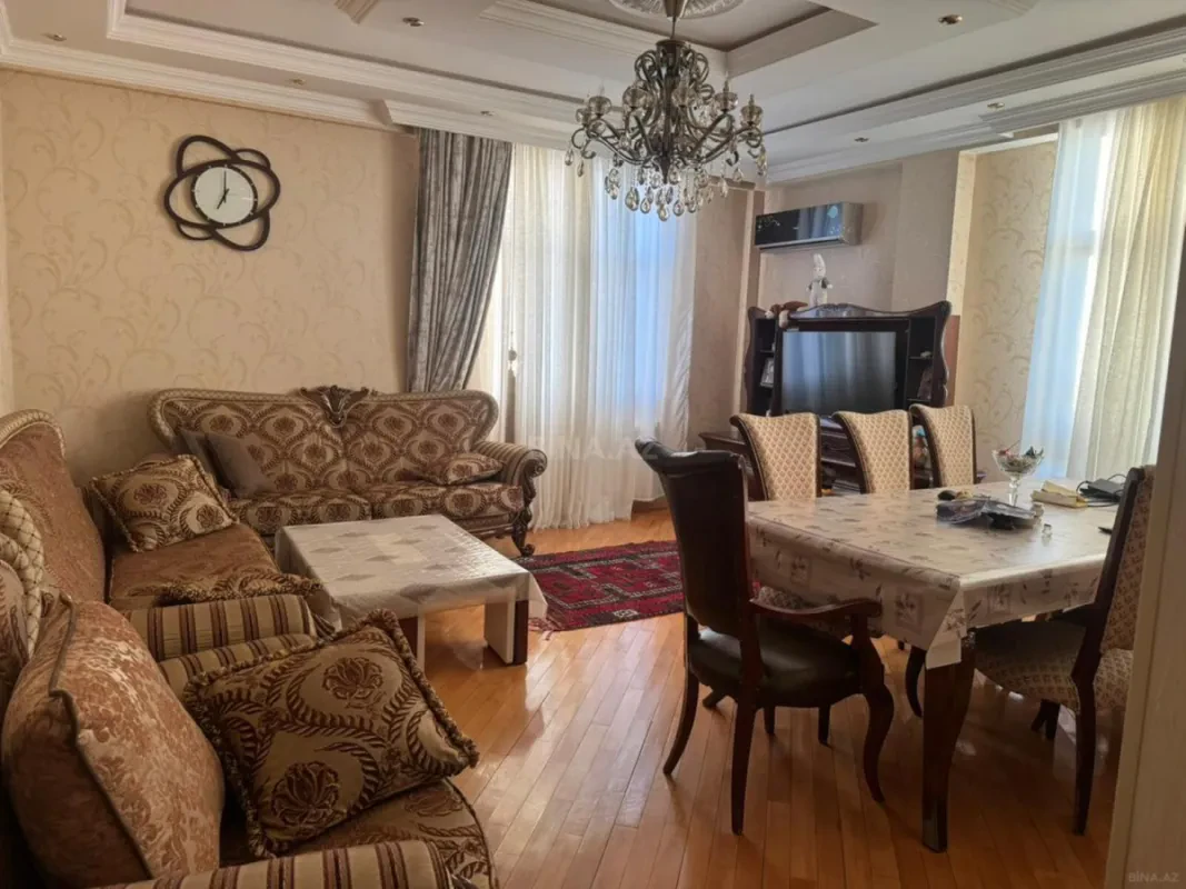 Satılır 3 otaqlı mənzil 156 m²