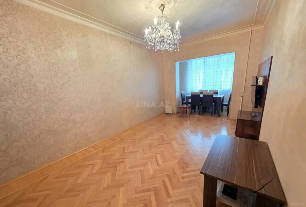 Satılır 2 otaqlı mənzil 70 m²