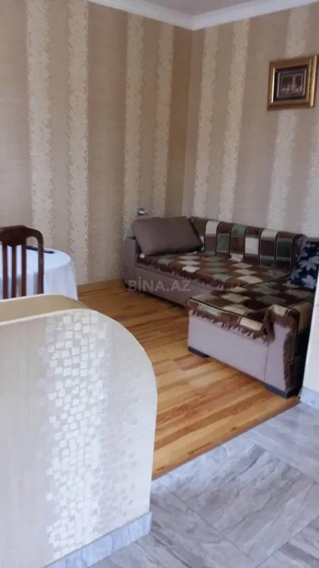 Satılır 7 otaqlı həyət evi 400 m²