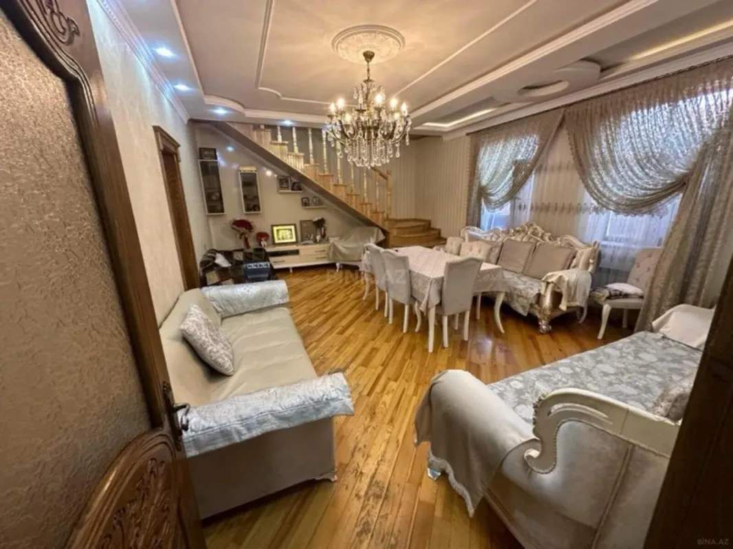 Satılır 7 otaqlı həyət evi 400 m²