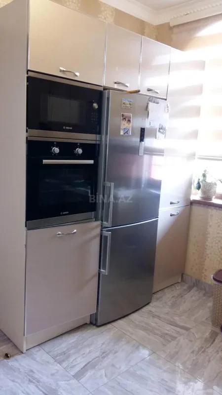 Satılır 7 otaqlı həyət evi 400 m²
