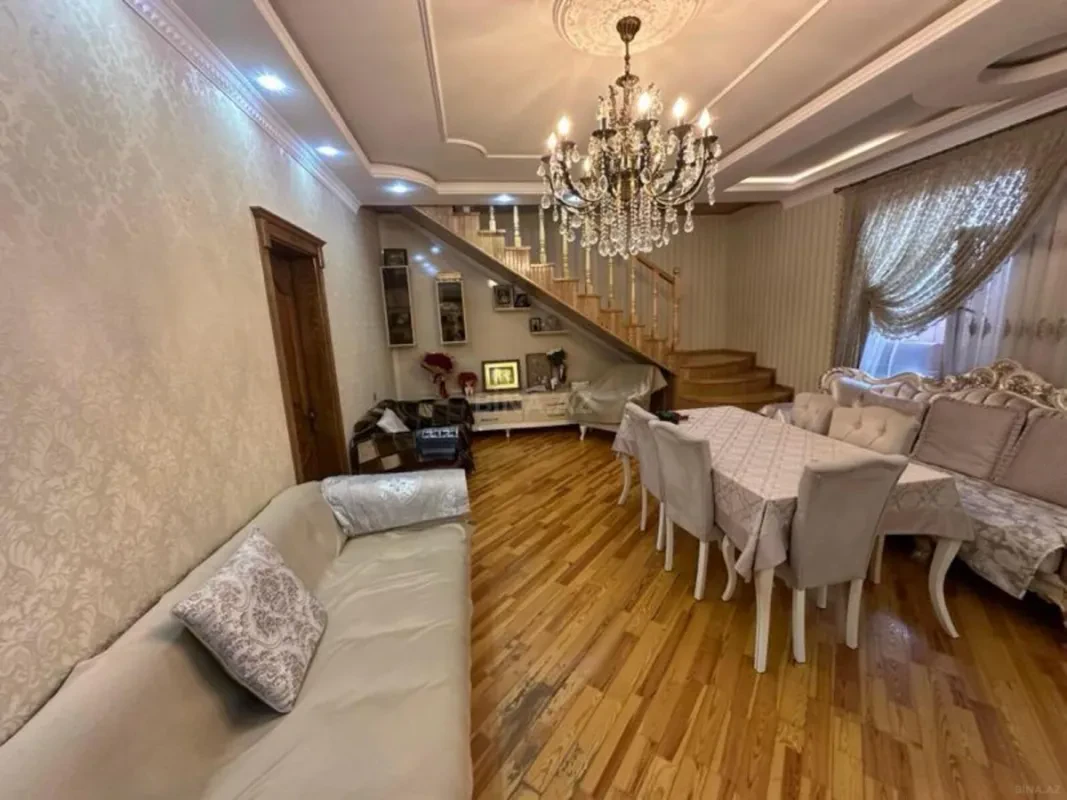 Satılır 7 otaqlı həyət evi 400 m²