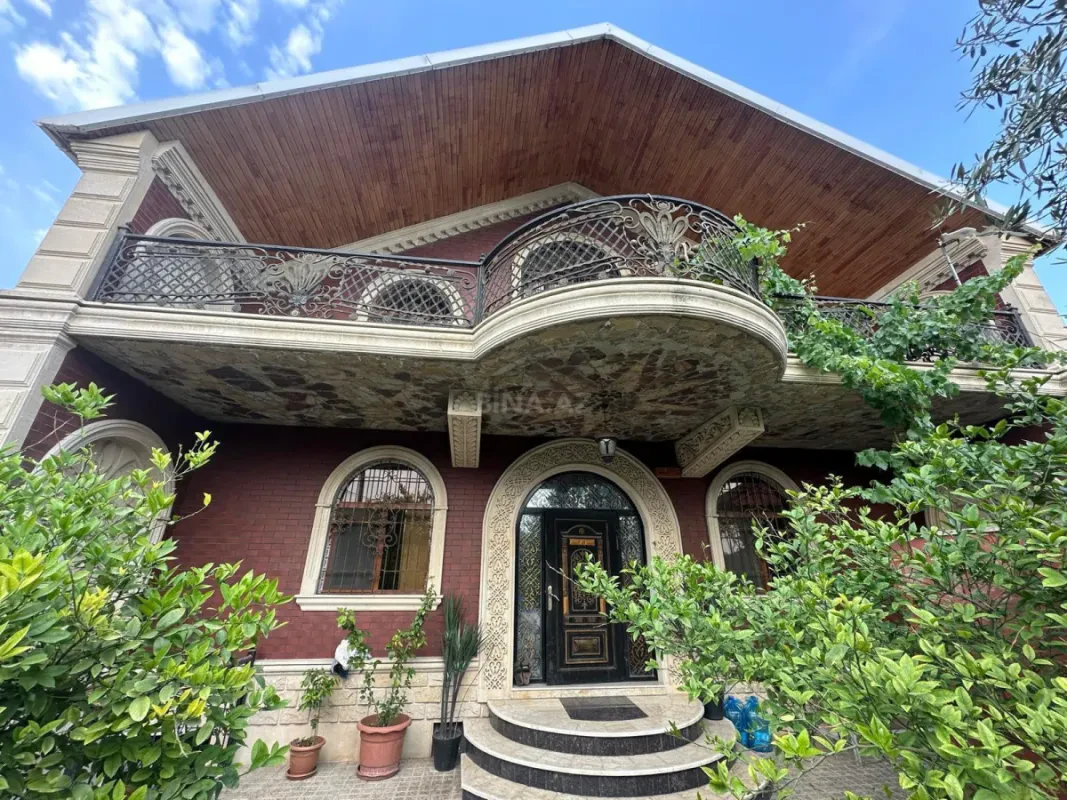 Satılır 7 otaqlı həyət evi 400 m²