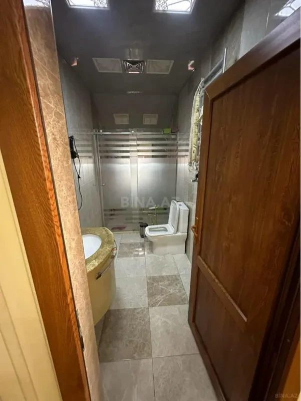 Satılır 7 otaqlı həyət evi 400 m²