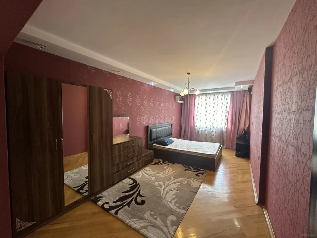 Kirayə verilir 3 otaqlı mənzil 137 m²