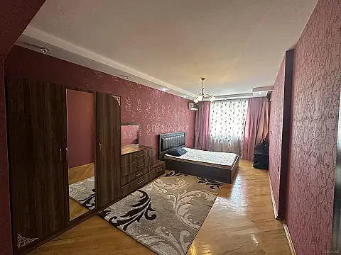 Kirayə verilir 3 otaqlı mənzil 137 m²