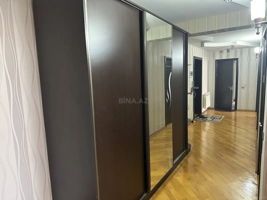 Kirayə verilir 3 otaqlı mənzil 137 m²