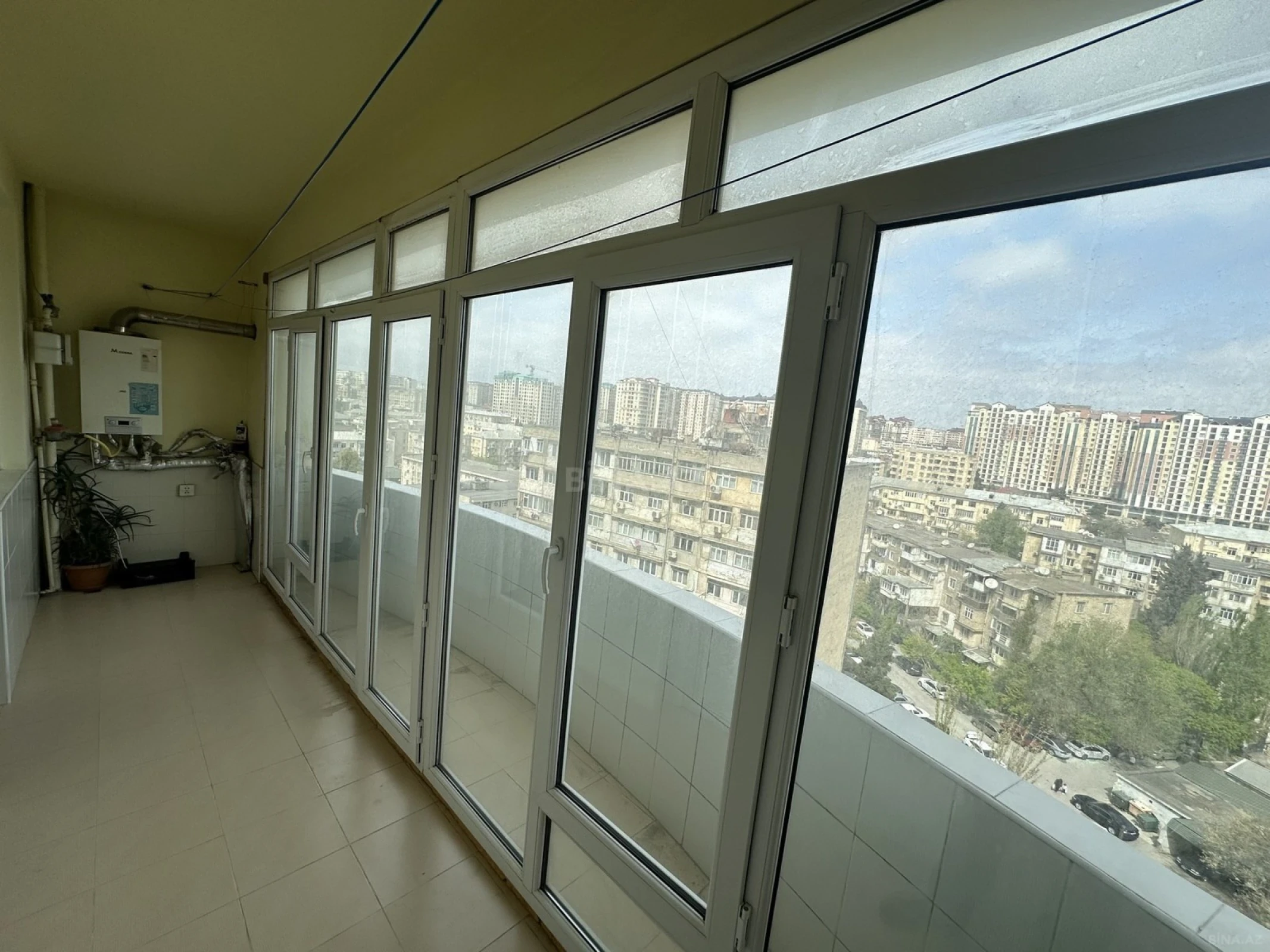 Kirayə verilir 3 otaqlı mənzil 137 m²
